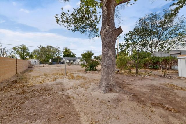 1319 Van Cleave Road NW, Albuquerque, NM 87107