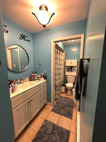 105 W Elk Trail 105, Carol Stream, IL 60188