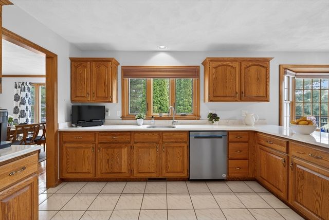 2 Stouffer Cir, Andover, MA 01810