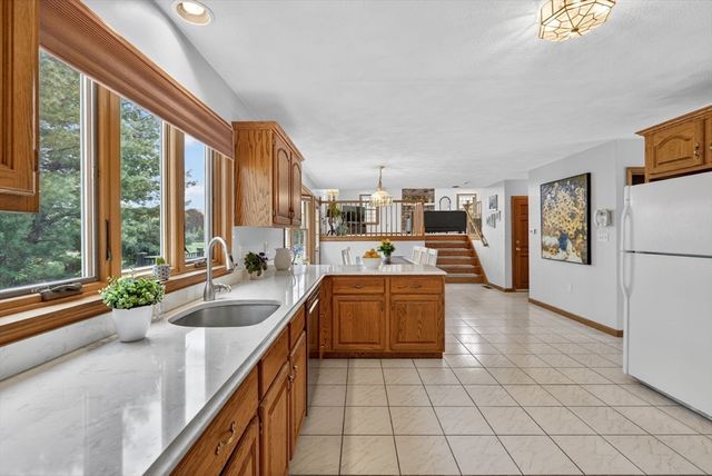 2 Stouffer Cir, Andover, MA 01810
