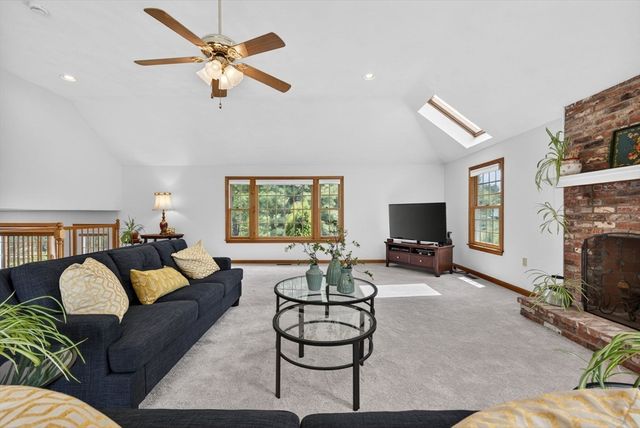 2 Stouffer Cir, Andover, MA 01810