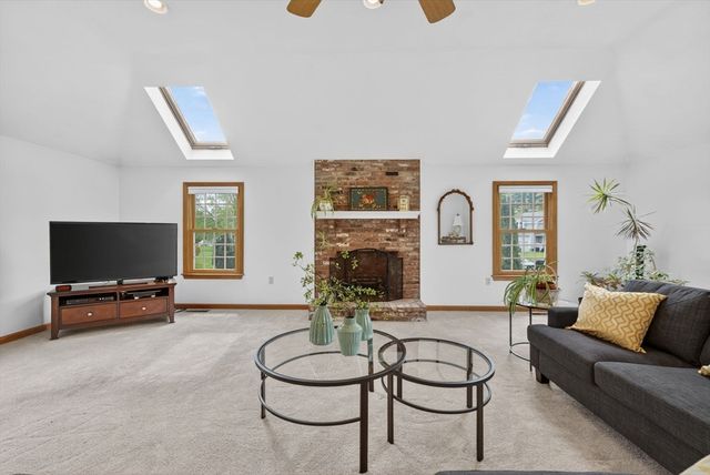 2 Stouffer Cir, Andover, MA 01810