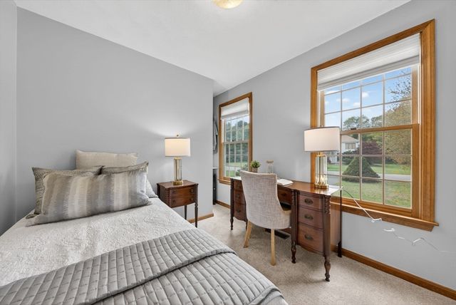 2 Stouffer Cir, Andover, MA 01810