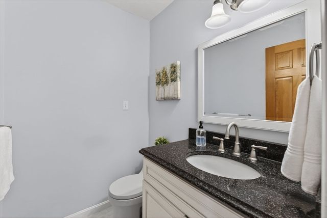 2 Stouffer Cir, Andover, MA 01810
