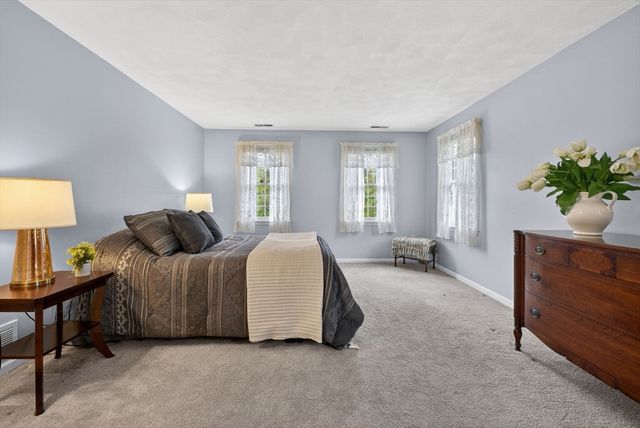 2 Stouffer Cir, Andover, MA 01810