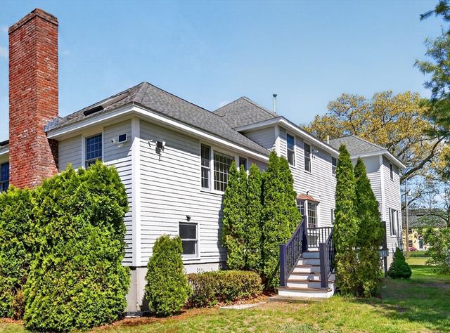 2 Stouffer Cir, Andover, MA 01810