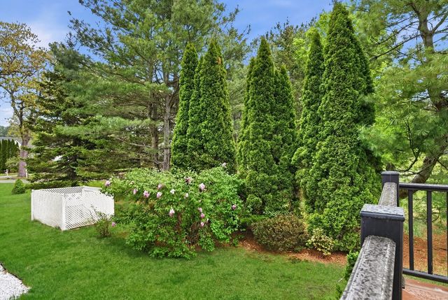 2 Stouffer Cir, Andover, MA 01810