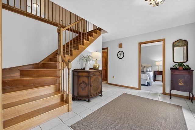 2 Stouffer Cir, Andover, MA 01810