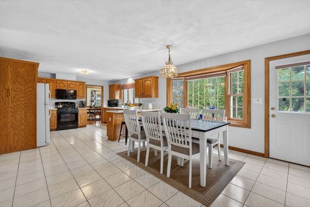 2 Stouffer Cir, Andover, MA 01810
