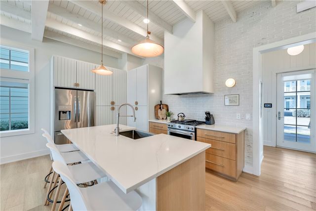 119 7 Day Weekend St, Port Aransas, TX 78373