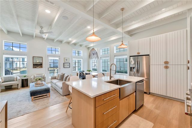 119 7 Day Weekend St, Port Aransas, TX 78373