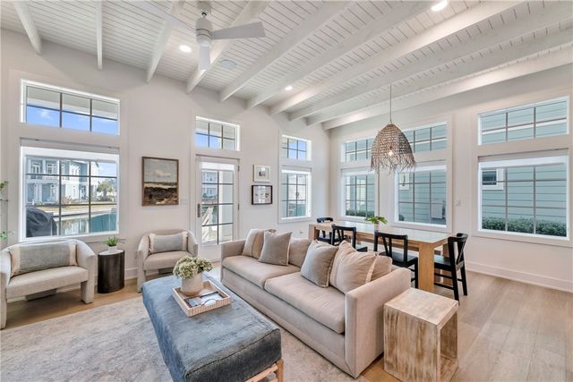 119 7 Day Weekend St, Port Aransas, TX 78373