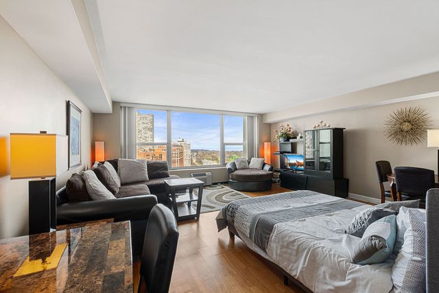 3600 N Lake Shore Drive 2122, Chicago, IL 60613
