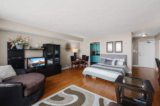 3600 N Lake Shore Drive 2122, Chicago, IL 60613