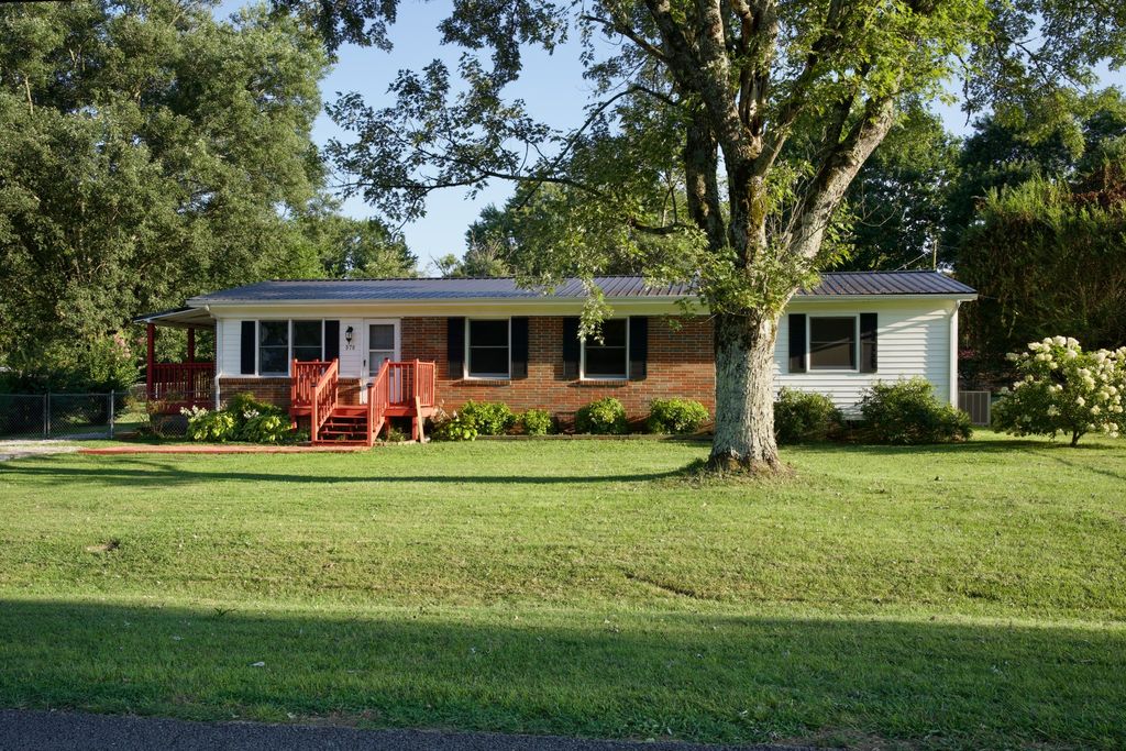 570 Forest Cir, Sparta, TN 38583