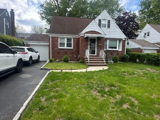 13 Hedman Pl, Fair Lawn Boro, NJ 07410