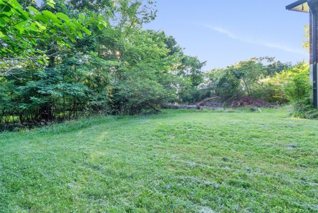 946 Greenwood Ave, Clarksville, TN 37040