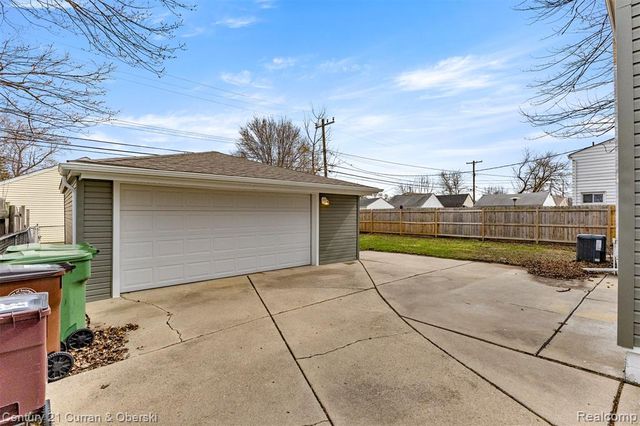 13367 Fordline Street, Southgate, MI 48195