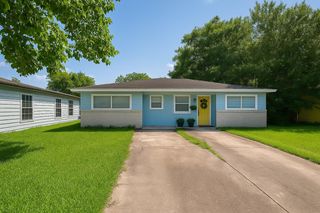 610 N Vionett Lane, Texas City, TX 77591
