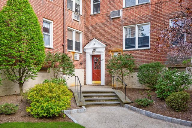 311 Palmer Terrace 2F, Mamaroneck, NY 10543