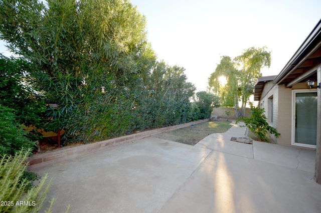 6737 W OREGON Avenue, Glendale, AZ 85303