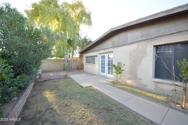 6737 W OREGON Avenue, Glendale, AZ 85303
