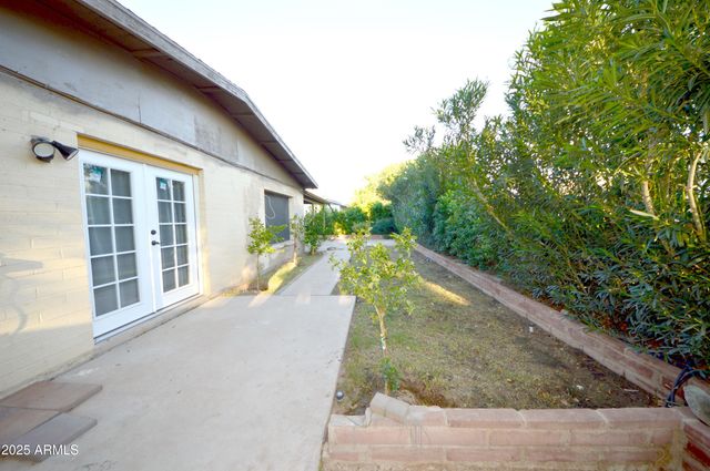 6737 W OREGON Avenue, Glendale, AZ 85303