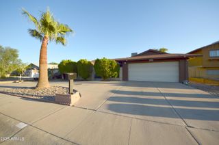 6737 W OREGON Avenue, Glendale, AZ 85303
