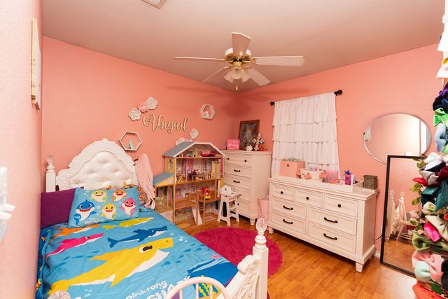 809 Oak Drive, Ennis, TX 75119