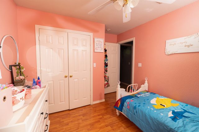 809 Oak Drive, Ennis, TX 75119