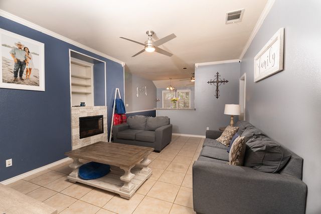 809 Oak Drive, Ennis, TX 75119