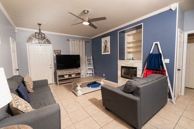 809 Oak Drive, Ennis, TX 75119