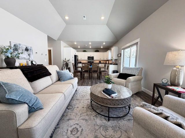 736 Oak Trail, Fergus Falls, MN 56537