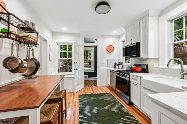 29 Oakview Ave, Maplewood Twp., NJ 07040