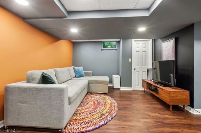 29 Oakview Ave, Maplewood Twp., NJ 07040