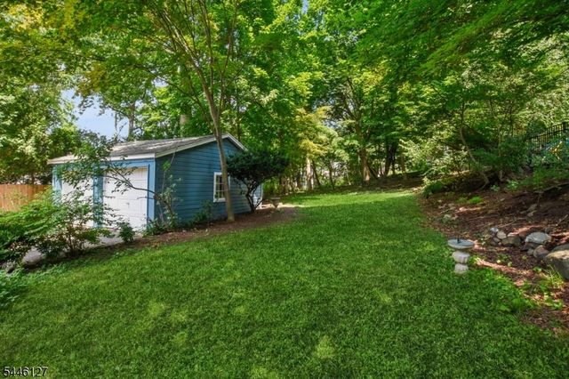 29 Oakview Ave, Maplewood Twp., NJ 07040