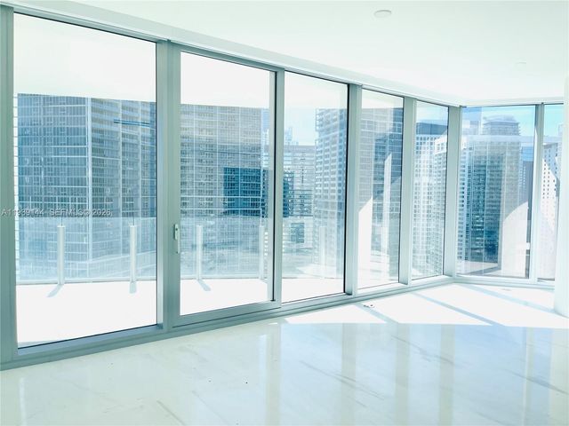 300 Biscayne Blvd Way 2807, Miami, FL 33131