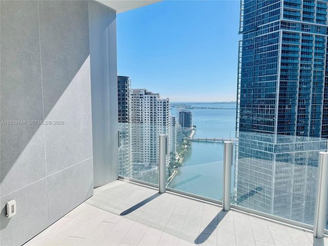 300 Biscayne Blvd Way 2807, Miami, FL 33131