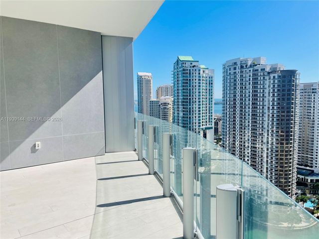 300 Biscayne Blvd Way 2807, Miami, FL 33131