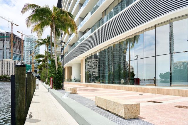 300 Biscayne Blvd Way 2807, Miami, FL 33131