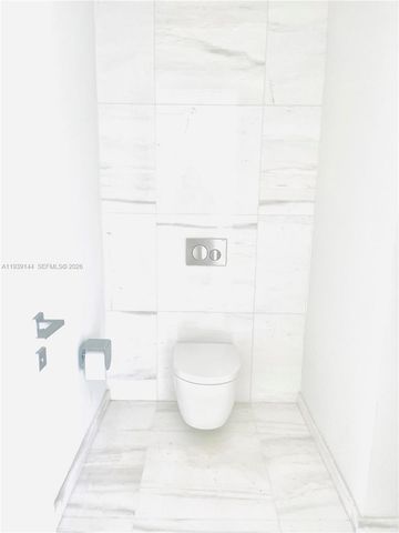 300 Biscayne Blvd Way 2807, Miami, FL 33131