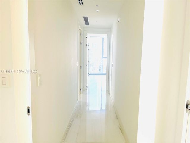 300 Biscayne Blvd Way 2807, Miami, FL 33131