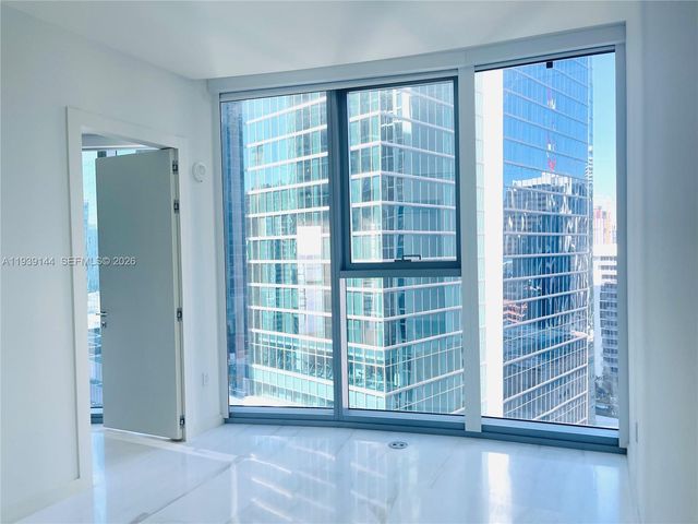 300 Biscayne Blvd Way 2807, Miami, FL 33131