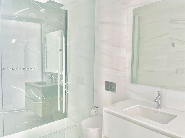 300 Biscayne Blvd Way 2807, Miami, FL 33131