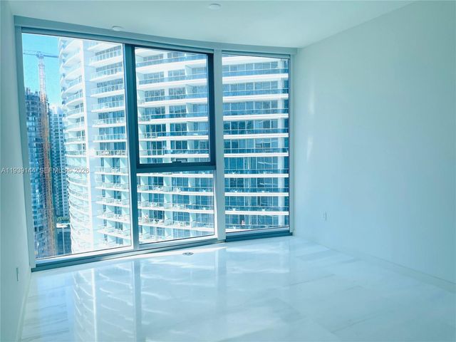 300 Biscayne Blvd Way 2807, Miami, FL 33131