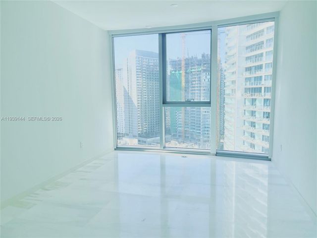 300 Biscayne Blvd Way 2807, Miami, FL 33131