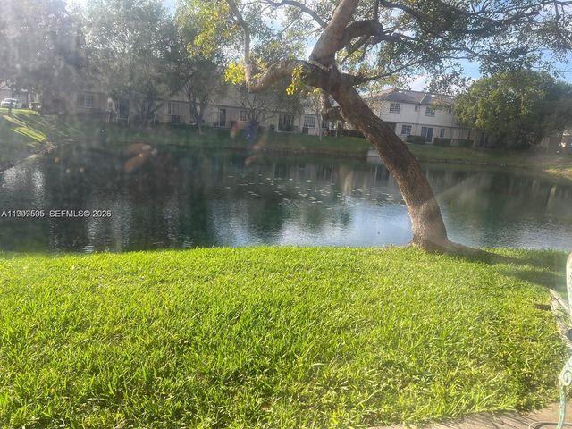 969 Abaco Ln, Riviera Beach, FL 33404