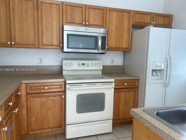 969 Abaco Ln, Riviera Beach, FL 33404