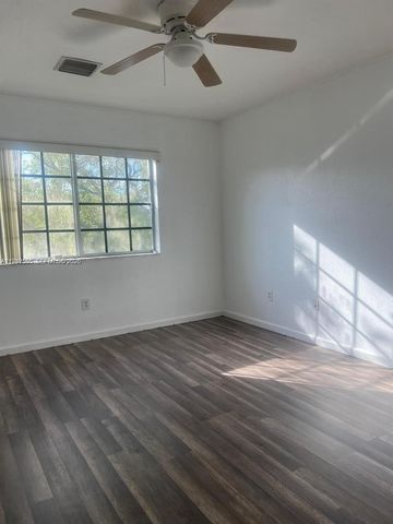 969 Abaco Ln, Riviera Beach, FL 33404