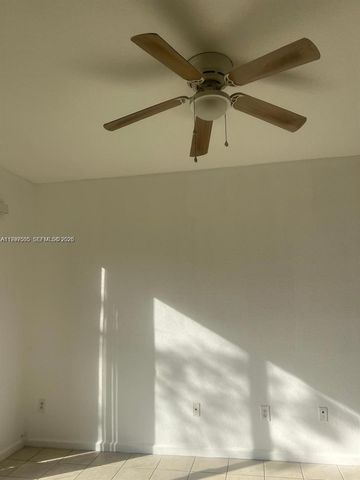 969 Abaco Ln, Riviera Beach, FL 33404